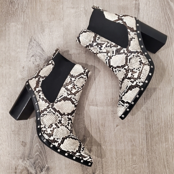 NEW Charles By Charles David Dodger Ankle Boot - Picture 6 of 8